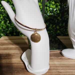 Elegant Gold Shell Charm Bracelet 3/20/26
